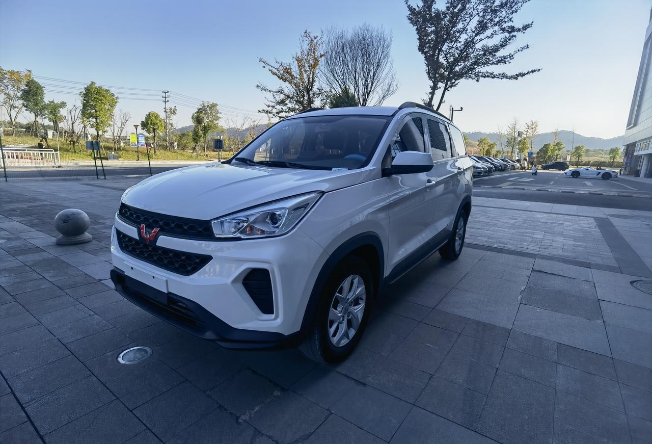 2020年五菱宏光s3,1.5l车况加精品只开2万多公里7座