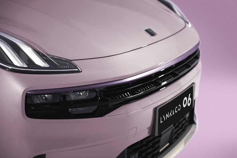 领克06新粉紫色