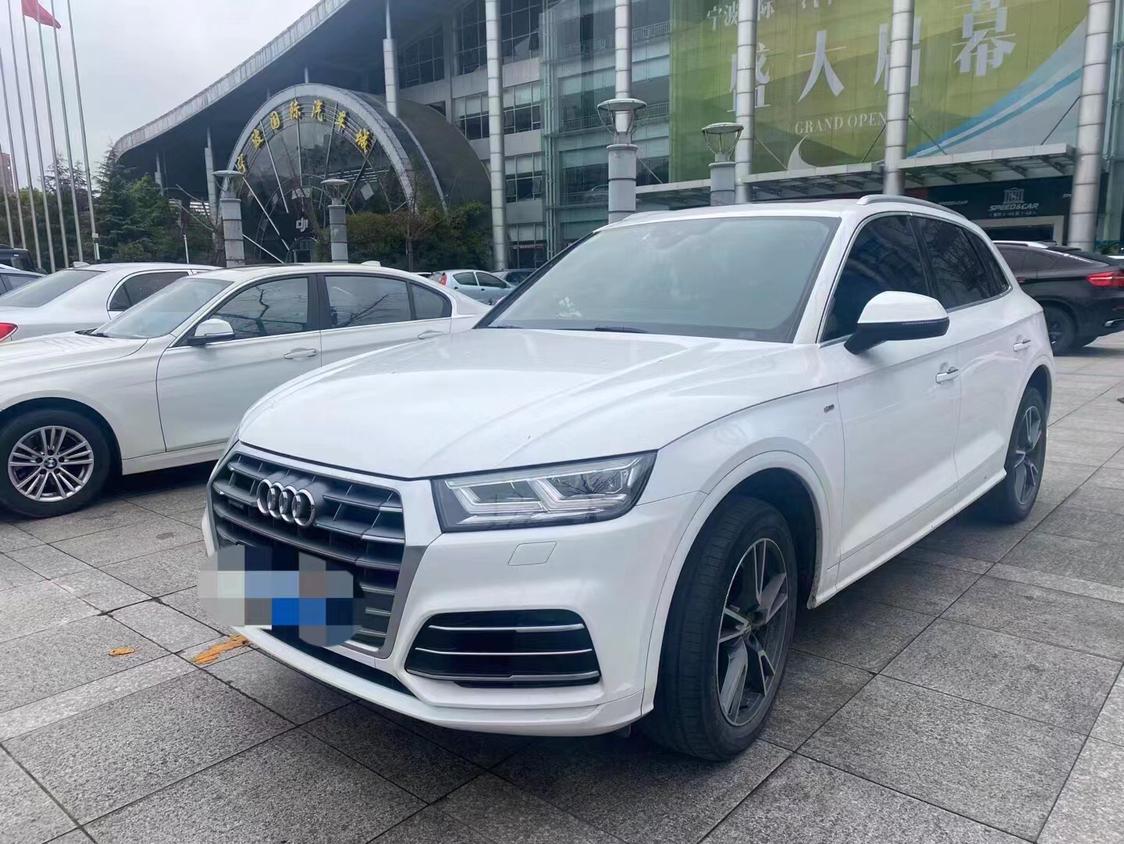 19年个人一手奥迪q5原版车况支持检测2x99万