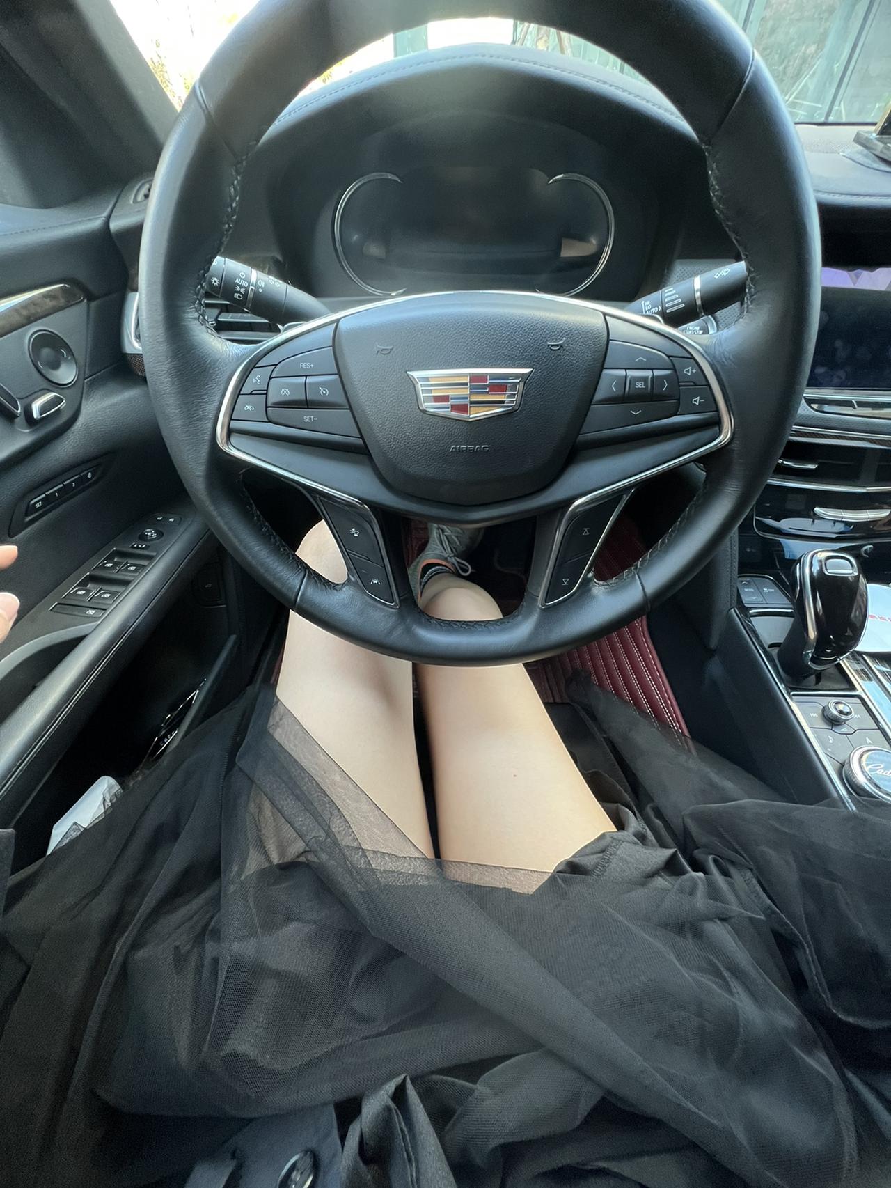 我是不是应该去卖凯迪拉克啊