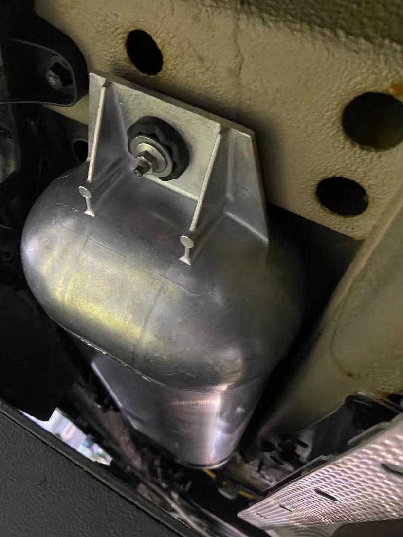 新款宝马x5空气悬架