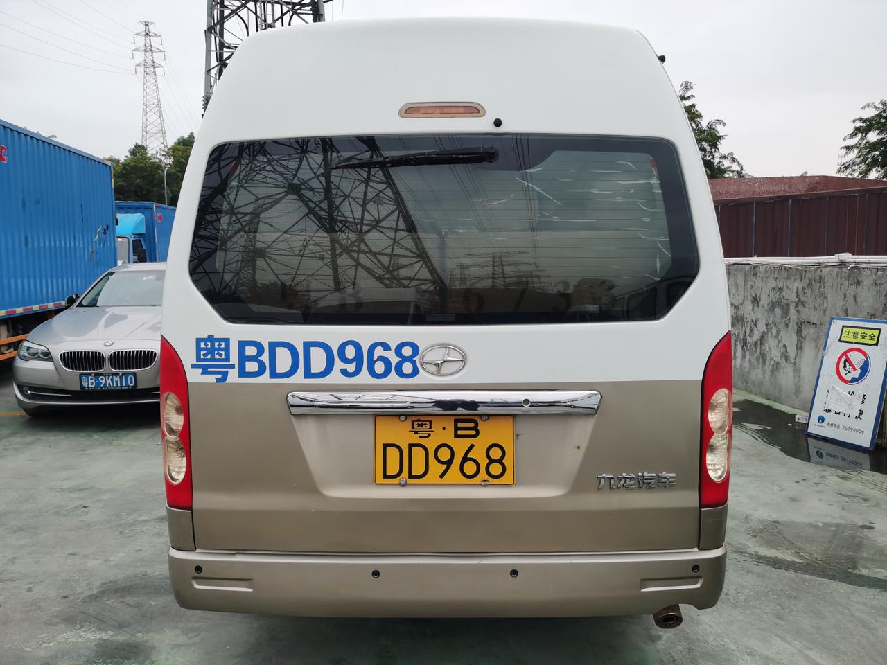 九龙15座中型客车汽油2.4手动挡,无事故泡水,费用齐全包过