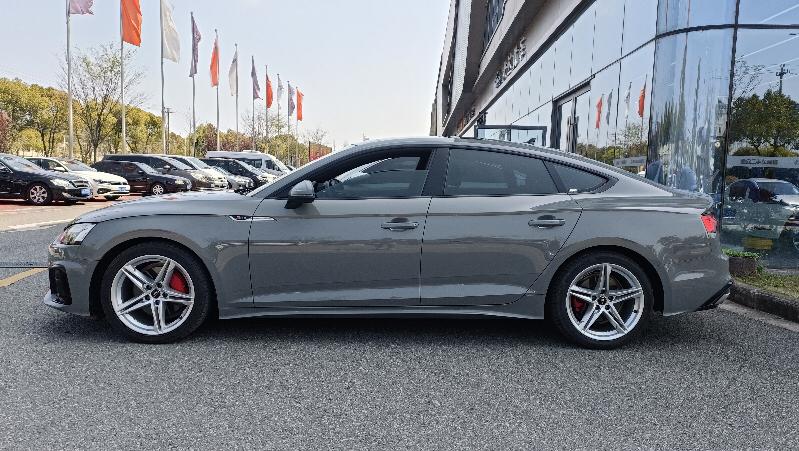 奥迪a5进口纳多灰,21车4月上牌,里程3万公里,34.88