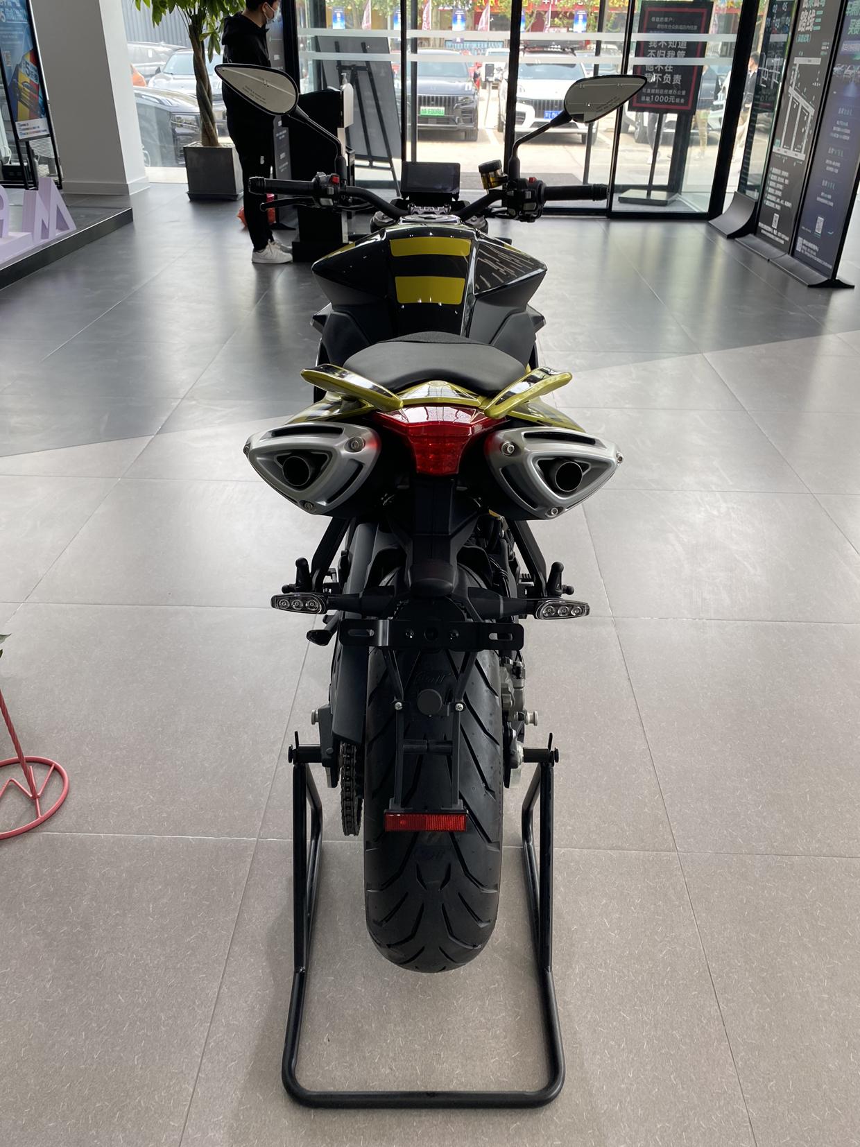 领克推出摩托车