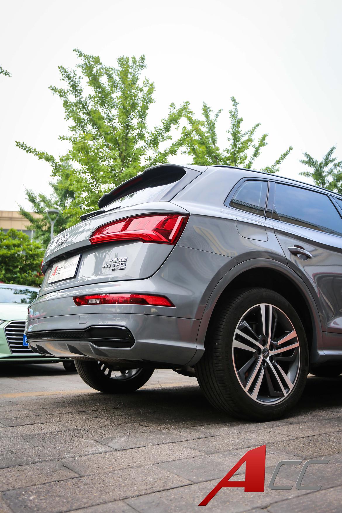 奥迪q5l#纳多灰改色#全车镀铬黑化黑灰配挺帅的_懂车帝