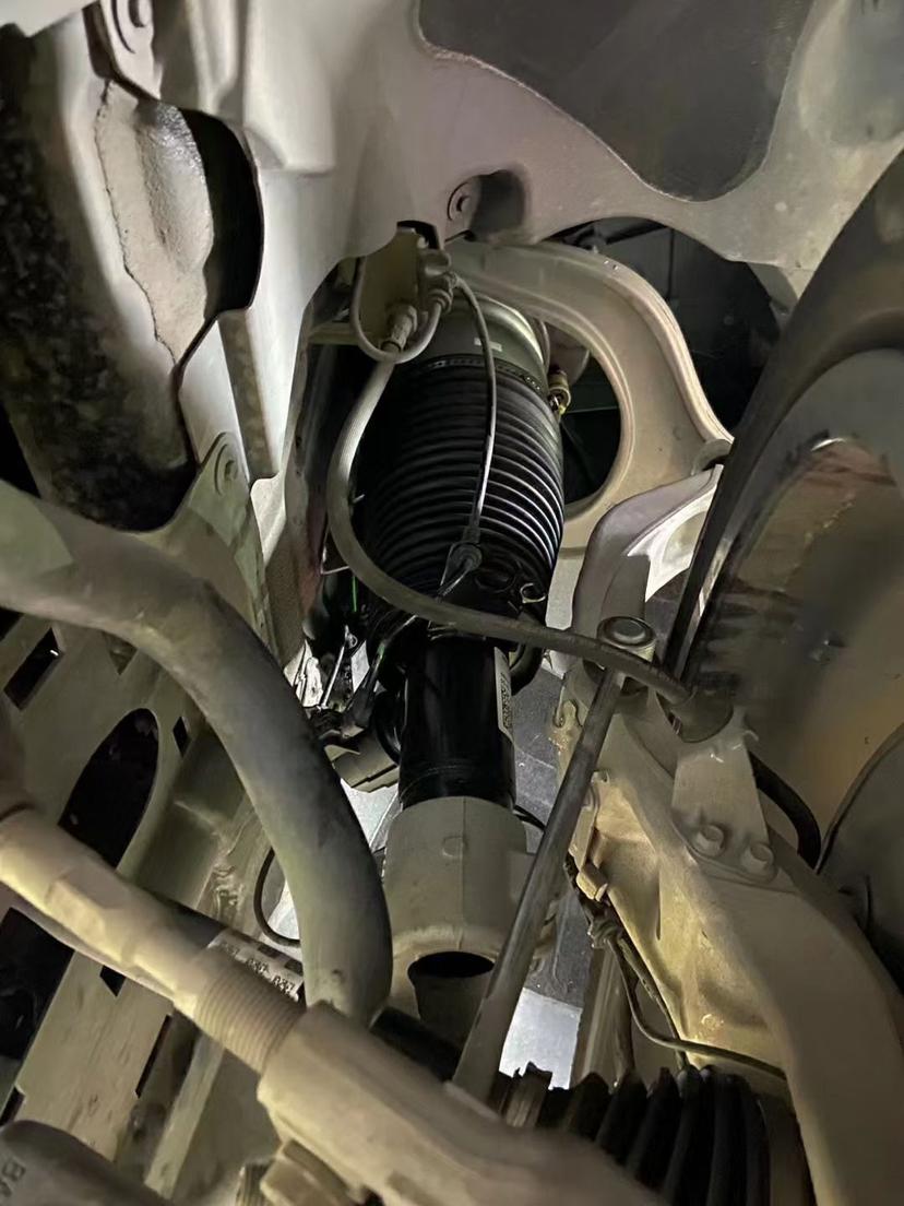 新款宝马x5空气悬架