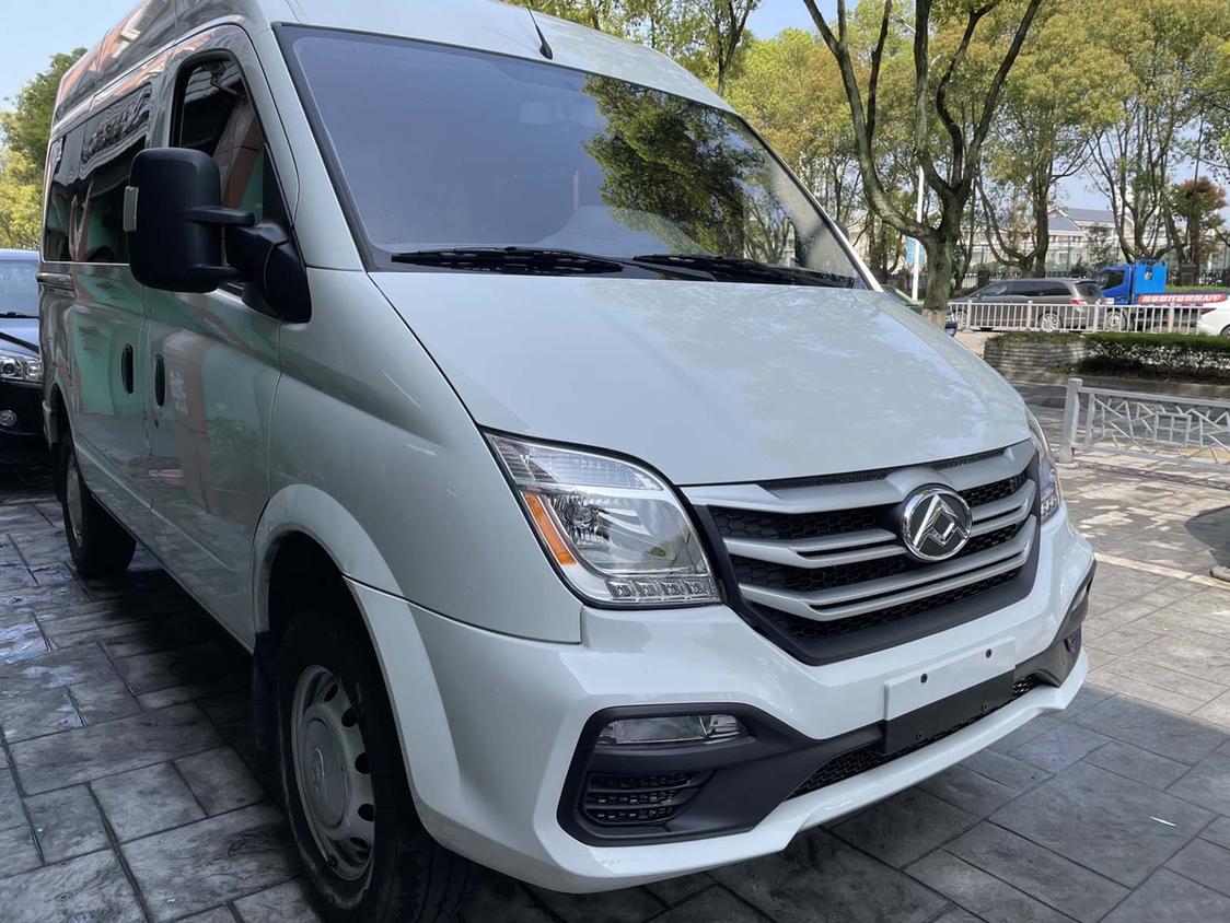 上汽大通v805座国六20t柴油原