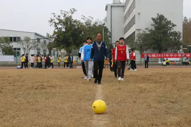 展现校园活力 激情飞扬赛场——随县洪山镇校园足球联赛如期举行校园足球联赛,洪山镇,学生体育活动