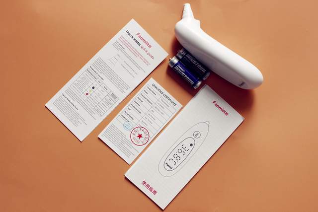 新升级更便捷——凡米发光耳温计使用