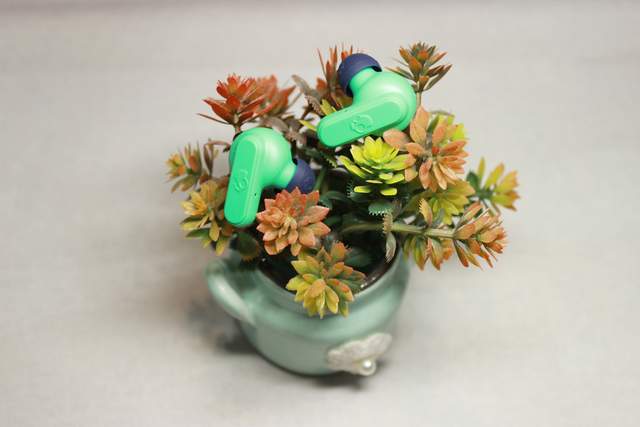 要音质更要个性，骷髅头Skullcandy Dime迷你豆满足你的不一样