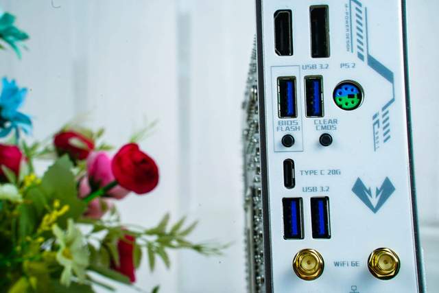 铭瑄Z590电竞之心，性能稳定，性价比高