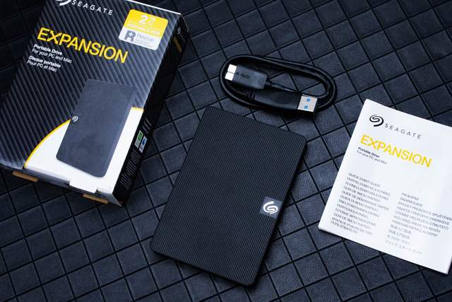 前几天数据丢失，我怕了。赶紧入手了希捷新睿翼移动硬盘