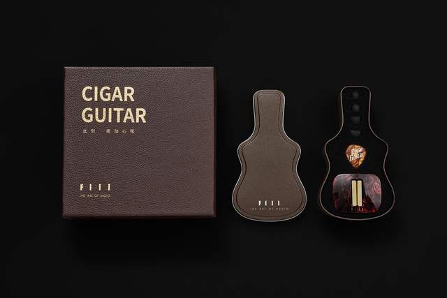 随着雷军的“超大杯”问世，FIIL耳机也迎来了它的“超大杯”