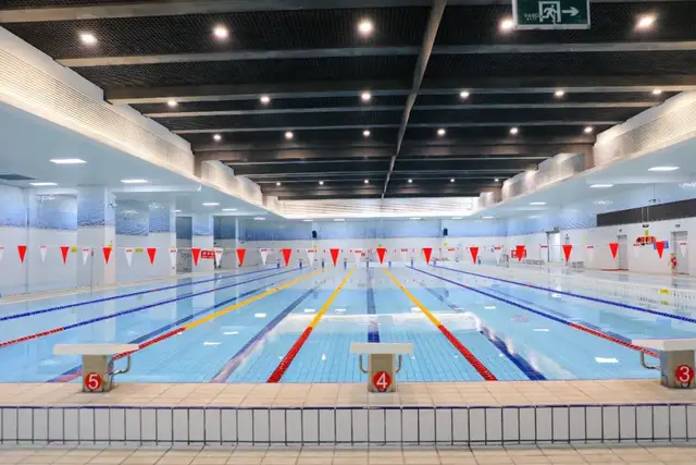 「全健康体育.游泳课程」——记华中附小校校本游泳课程