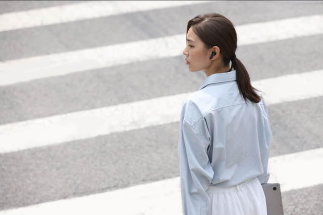 随着雷军的“超大杯”问世，FIIL耳机也迎来了它的“超大杯”