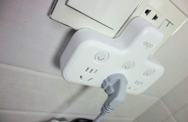 aigo 插座转换器：插座快速扩容，拯救所有不够用！