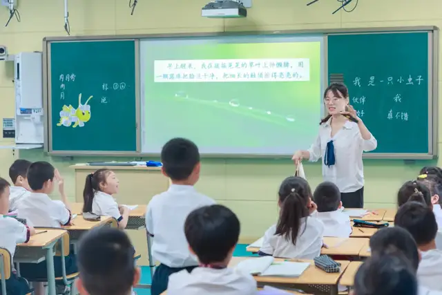 四川天府新区籍田小学「教研动态」情景创设近文本 想象插翅展童心