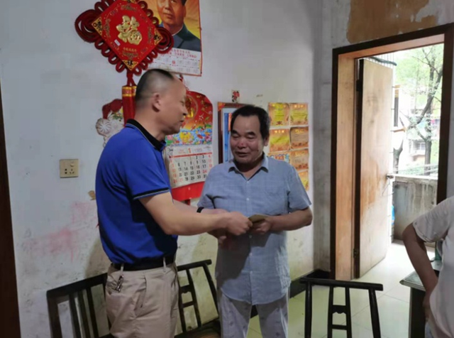 湘潭市交通运输局开展走访慰问困难党员活动