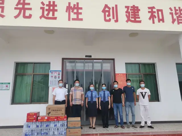 同心战疫|防疫物资到排头，关怀慰问送一线