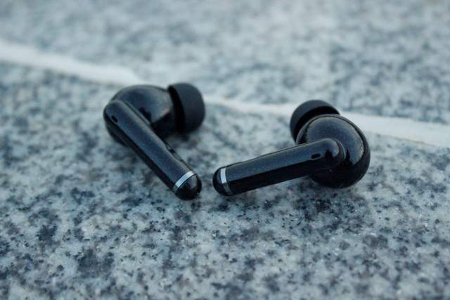 带给忙碌生活的一份安静——QCY HT03真无线蓝牙耳机