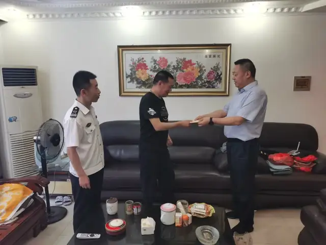 湘潭市交通运输局开展走访慰问困难党员活动