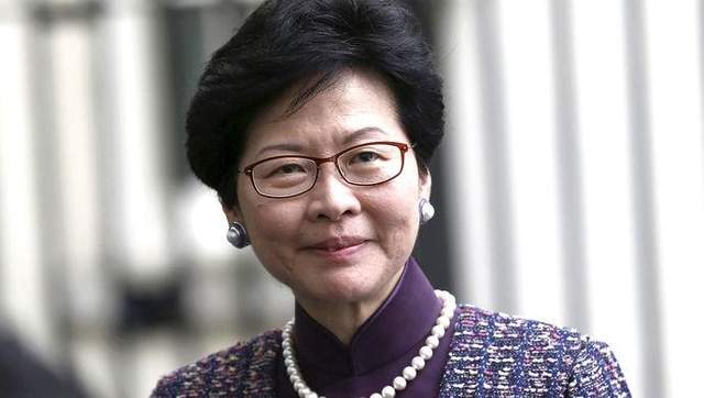 晚报|青岛交警执勤时牺牲 岸田文雄当选日本新首相