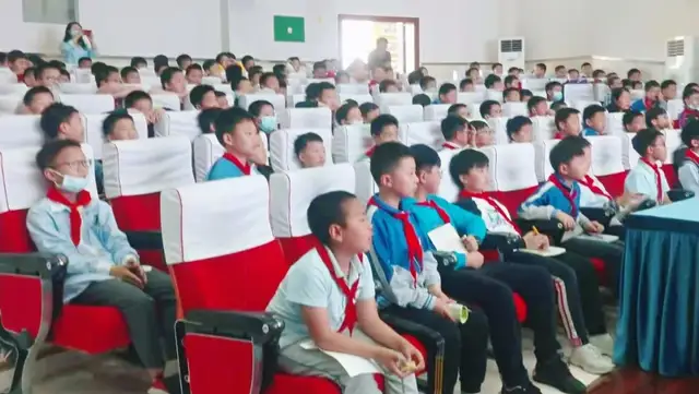 成都高新区中和小学——青春之旅，快乐同行