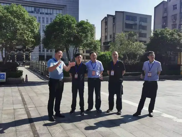周全护考 ——省教育厅副厅长王仁祥来市一中考点视察