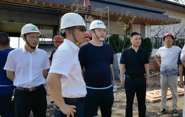抓项目促发展！黄劲松现场调度湘江河东滨江风光带二期项目建设