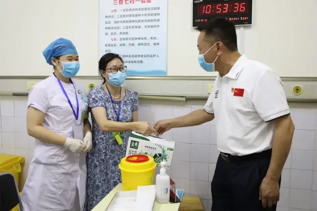 战疫有你，关爱有我！湘潭市中心医院党委慰问抗疫一线工作人员