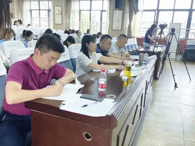 成都市双流区实验小学外国语学校—数学绘本润童年 教学研讨促成长