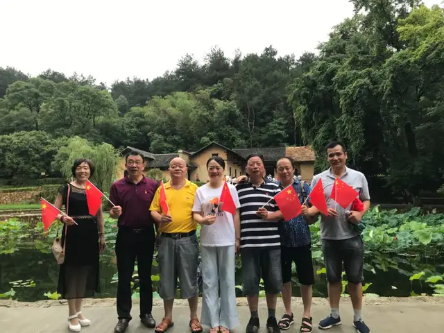 湘潭市二中开展“学史崇德—退休不褪色，永葆红色心”主题党日活动