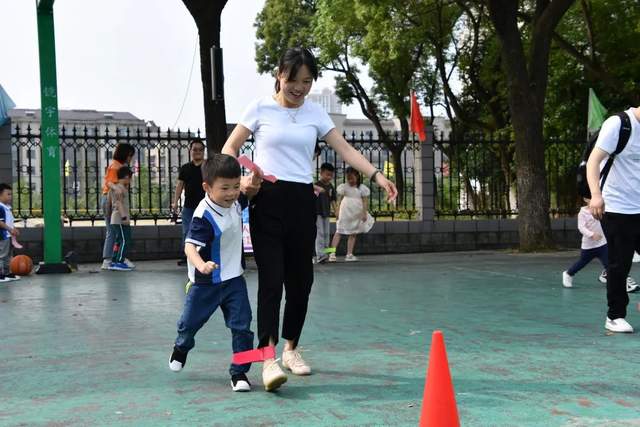 大手牵小手，你我共成长——记湘钢一中教育集团教工子女庆“六一”亲子活动