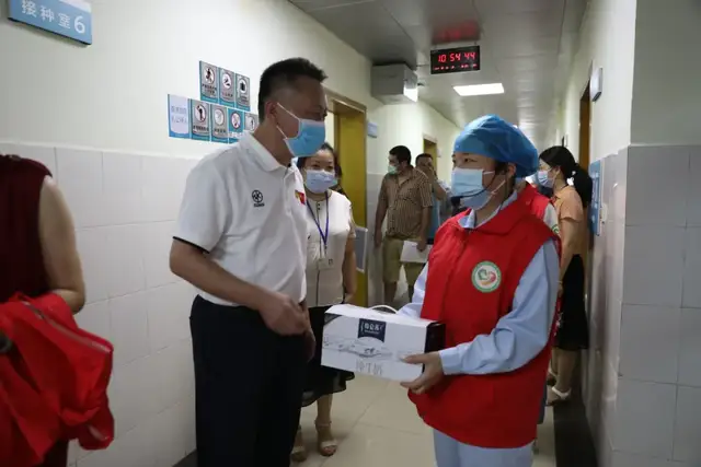 战疫有你，关爱有我！湘潭市中心医院党委慰问抗疫一线工作人员