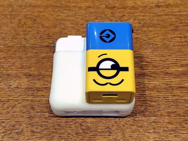 氘锋65W三口GaN充电器（小黄人版）超萌颜值，iPhone 13充电首选