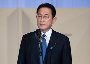 晚报|青岛交警执勤时牺牲 岸田文雄当选日本新首相