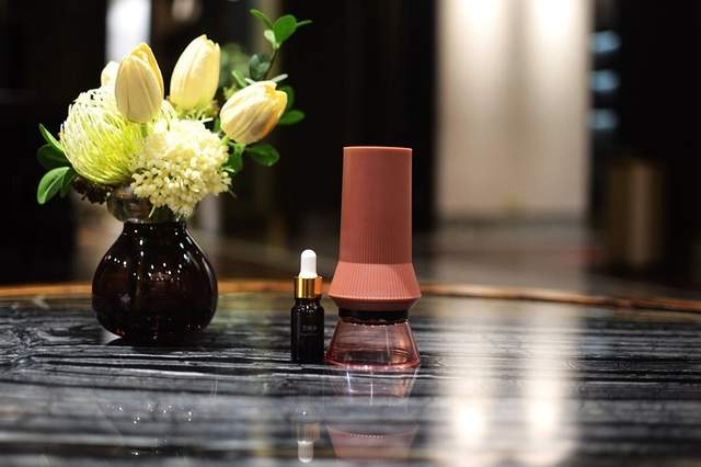 养生利器 左点智能走罐刮痧器