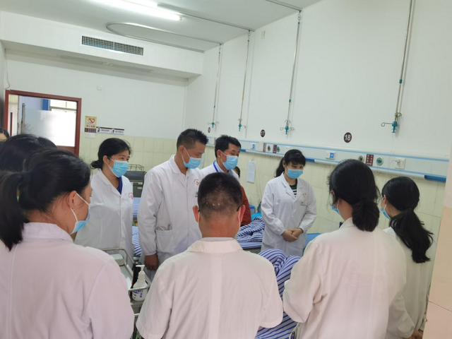 “我为群众办实事”——湘潭市中医医联体基层巡讲查房活动第二站：湘潭县中医医院