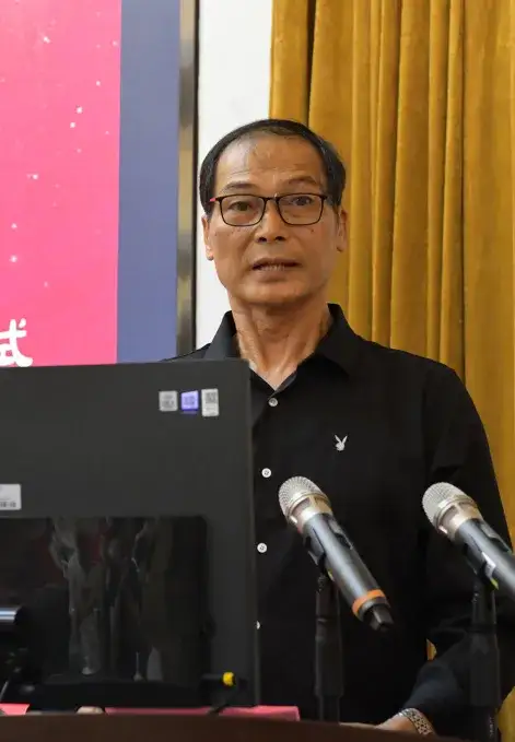湘潭市中心医院举行《湘潭市中心医院志（2010—2019）》、《何志襄传》首发暨何志襄纪念铜像揭幕仪式