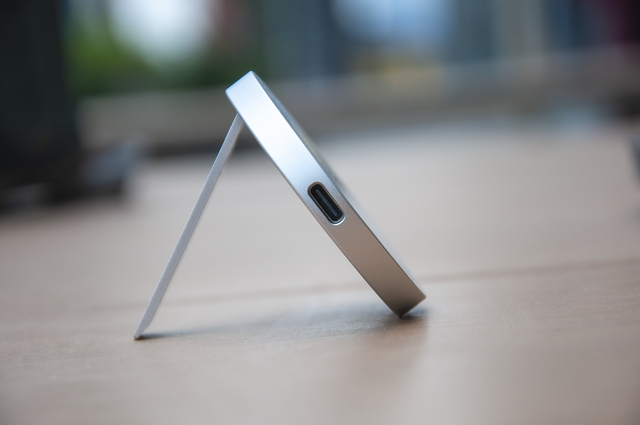 想提升iPhone12充电速度且不伤手机？亿色MagSafe磁吸15W无线充入手不亏！