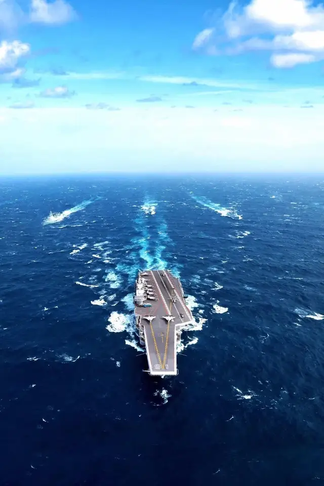 逐梦深蓝，矢志报国——湘潭凤凰中学挂牌海军航空大学优质生源基地