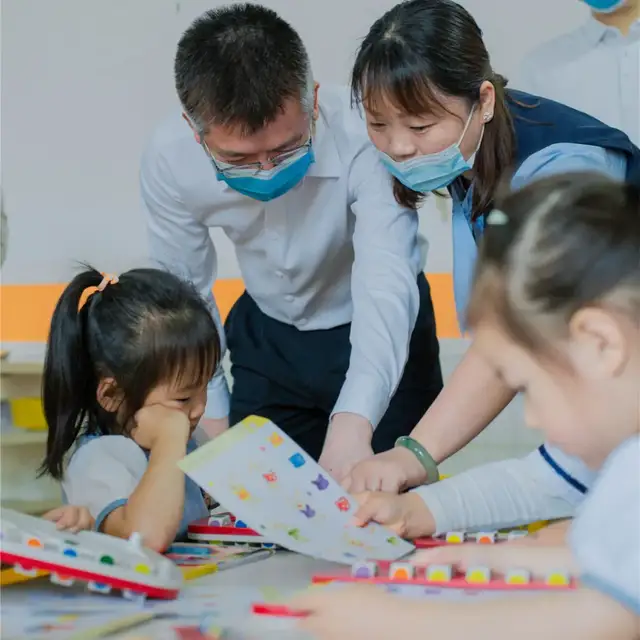 深切关爱 情满“六一”，何俊峰到湘潭高新区走访慰问幼儿园儿童