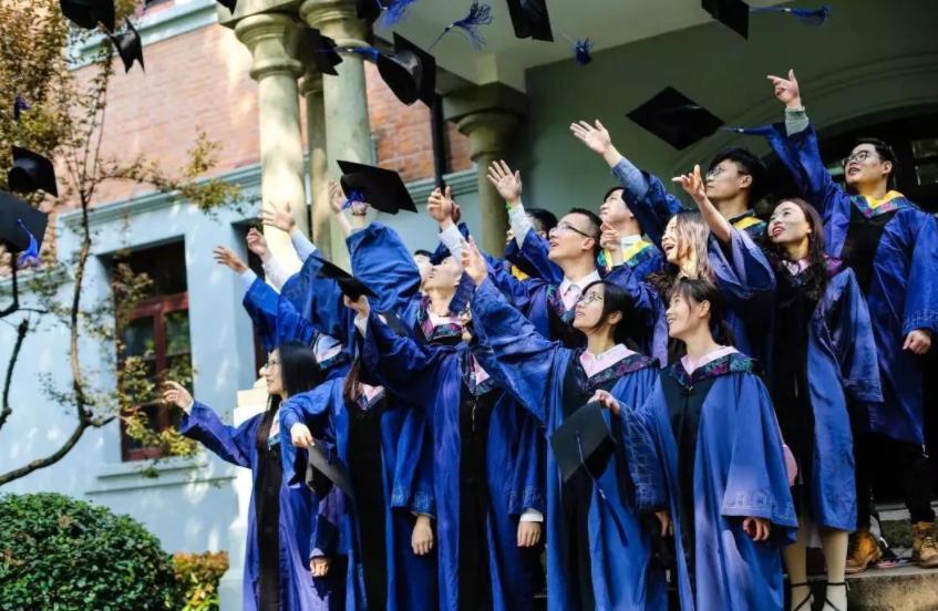 研究生几年毕业（研究生两年和三年制的区别）