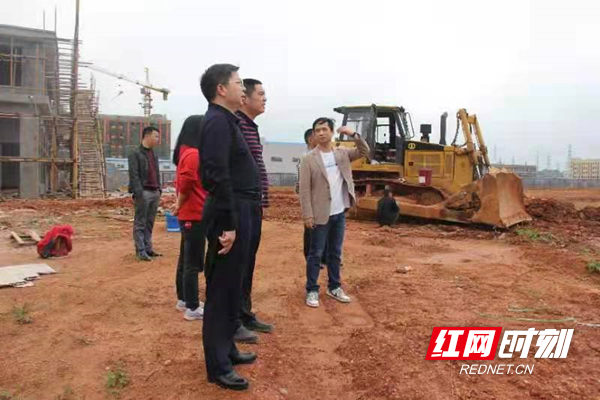 我为群众办实事丨天易经开区：深学促实干！党员干部下企业听民意解难题