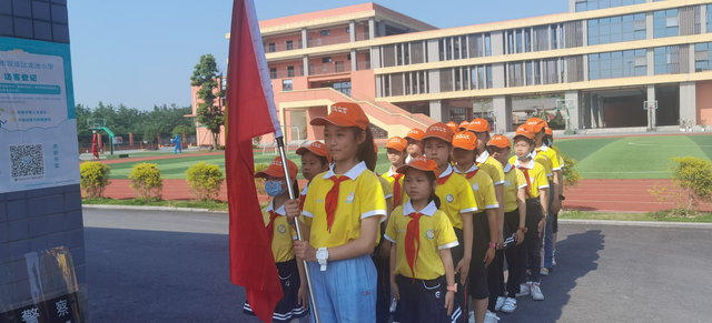 走进校外基地 体验科学种植—双流区龙池小学校外种植课程实践活动