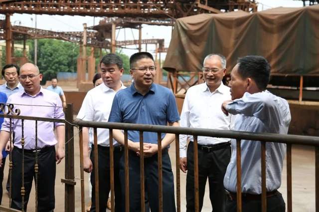 胡卫兵督导港口码头环境问题整改情况