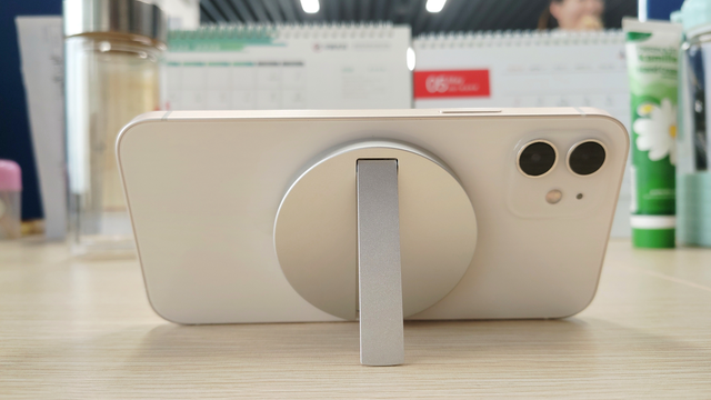 想提升iPhone12充电速度且不伤手机？亿色MagSafe磁吸15W无线充入手不亏！