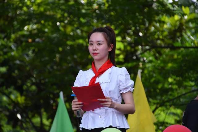 童心向党，我是红色基因传承人——记七年级欢庆六一、八年级离队建团仪式暨十四岁集体生日