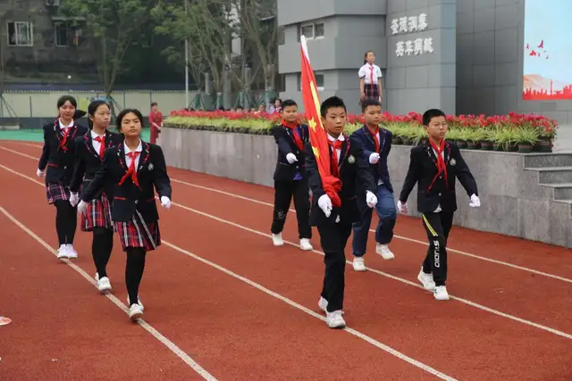 四川天府新区籍田小学——「国旗下」无瑕母爱 感恩母亲