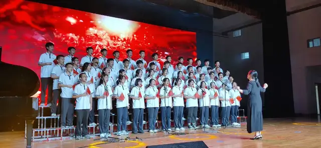唱支歌儿给党听 | 湘潭市一中举行庆祝中国共产党建党100周年红歌比赛暨"七一"表彰大会